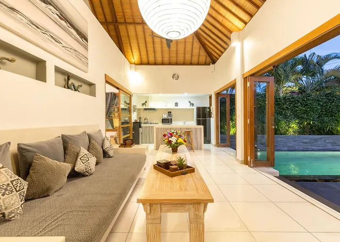 Luxurious And Cozy King Beds, Pool, Closed Living Room